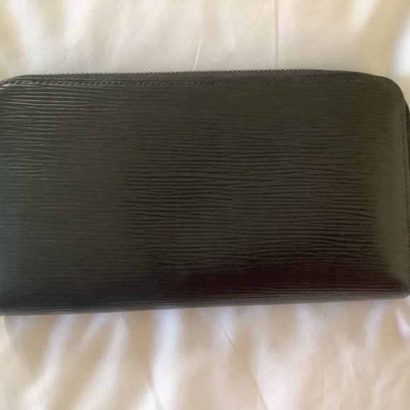 Louis Vuitton wallet - Picture 2 of 14